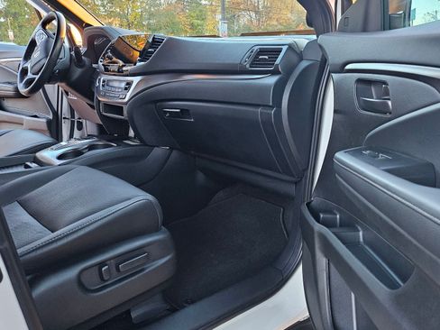 Used 2023 Honda Passport EX-L image 9