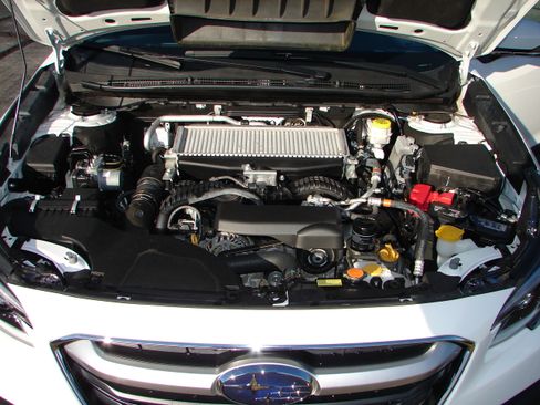 Used 2021 Subaru Outback Limited XT image 2