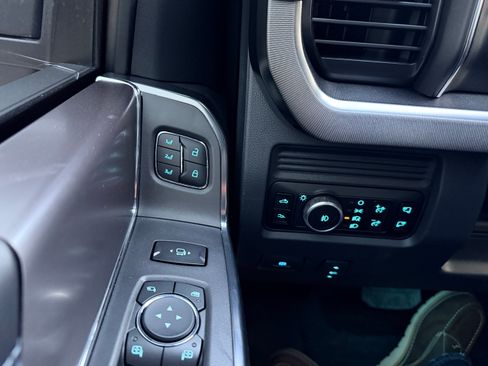 Used 2026 Ford F250 Platinum image 25