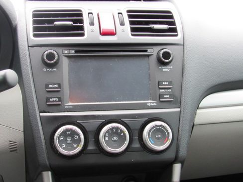 Used 2016 Subaru Forester 2.5i Premium image 18