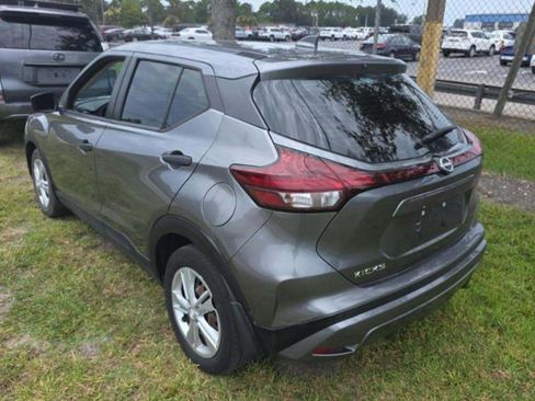 Used 2024 Nissan Kicks S FWD image 3