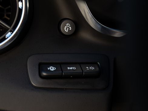 Used 2020 Chevrolet Camaro ZL1 image 26