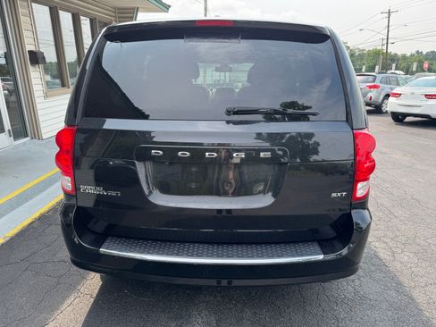 Used 2020 Dodge Grand Caravan SXT FWD image 5