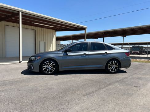 Used 2022 Volkswagen Jetta Sport FWD image 2