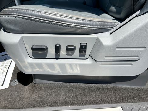 Used 2012 Ford F150 Platinum image 4