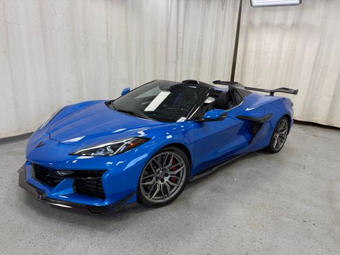 Used 2026 Chevrolet Corvette Z06 Convertible w/ 3LZ RWD image 33