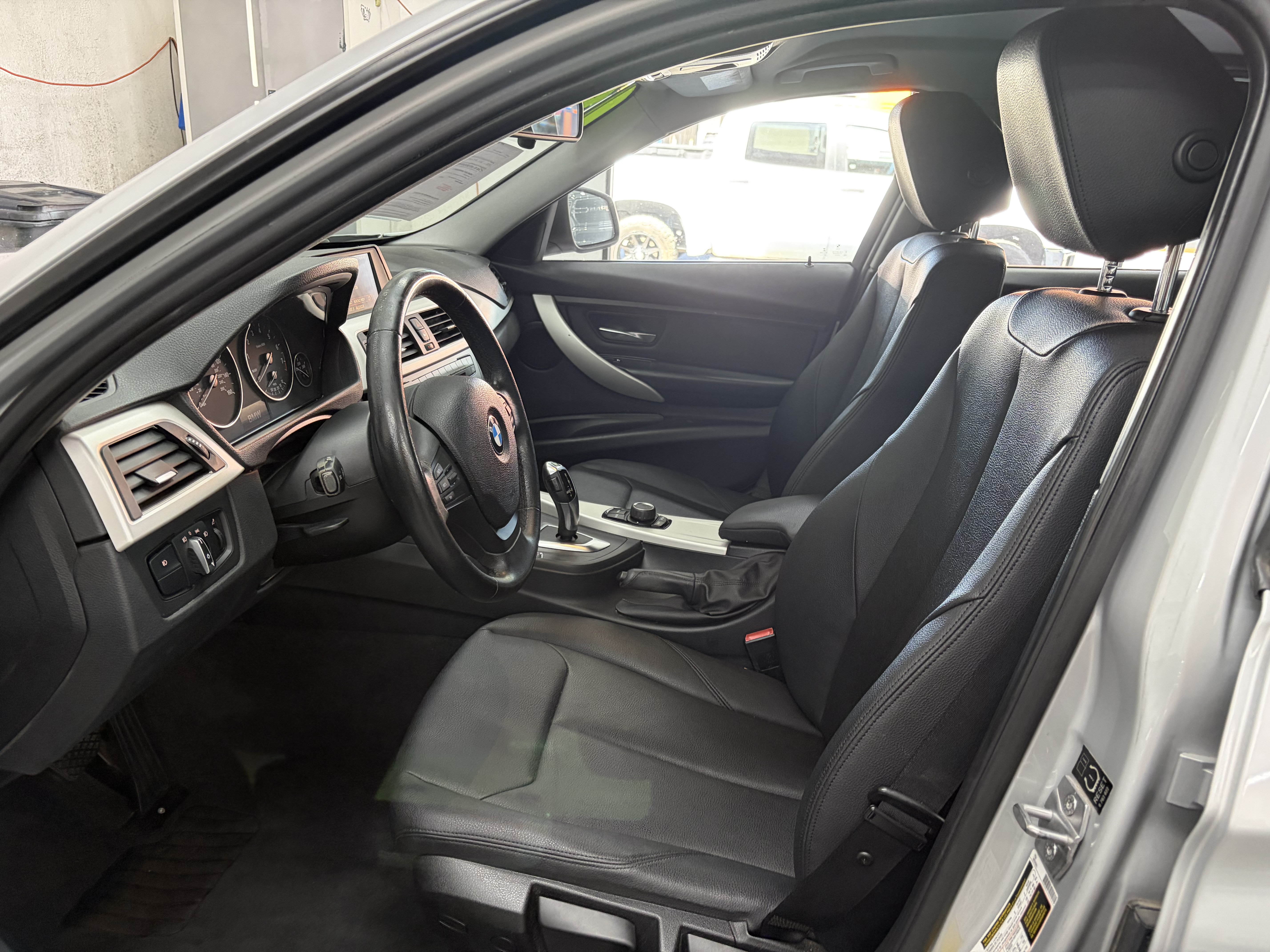 Used 2014 BMW 320i Sedan RWD image 10