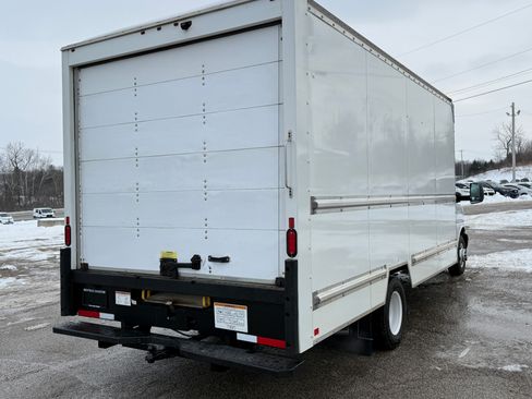 Used 2021 GMC Savana 3500 image 3