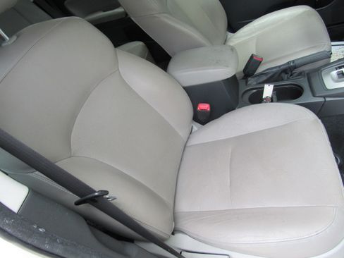 Used 2015 Subaru Forester 2.5i Limited AWD/4WD image 17