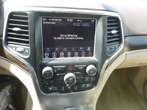 Used 2018 Jeep Grand Cherokee 4WD Overland image 26
