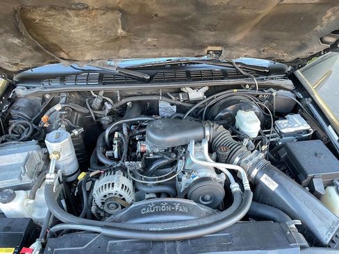 Used 2003 Chevrolet S10 Pickup LS image 20