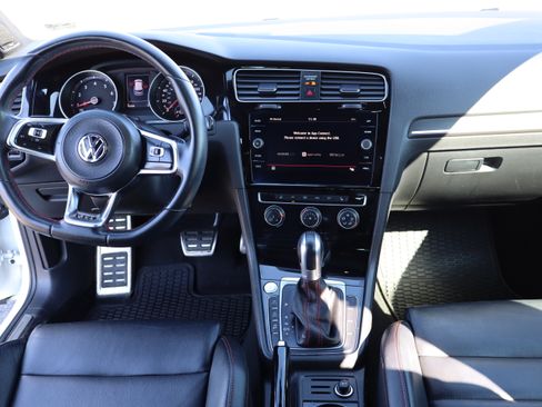 Used 2019 Volkswagen GTI SE image 18