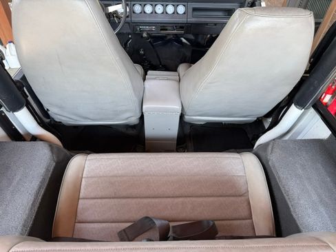 Used 1991 Jeep Wrangler 4WD S image 19
