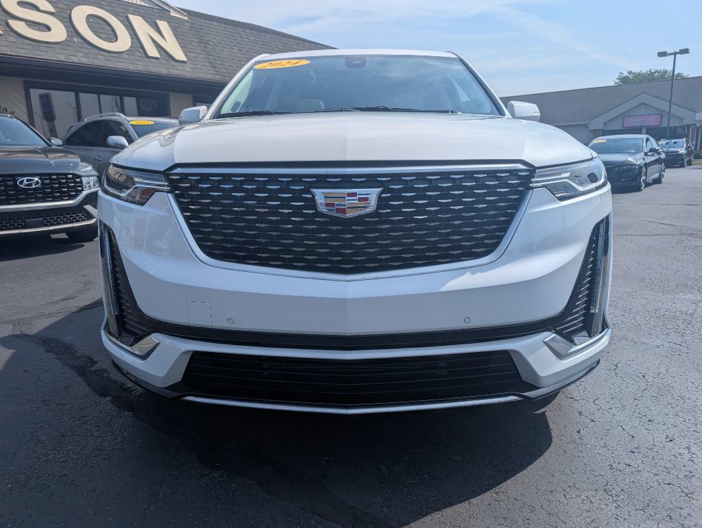 Used 2024 Cadillac XT6 AWD Premium Luxury image 3