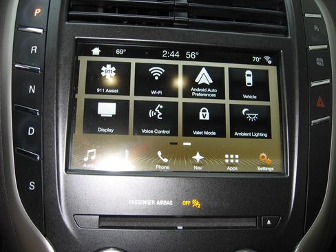 Used 2017 Lincoln MKC Select image 16