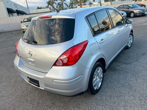 Used 2011 Nissan Versa Hatchback FWD image 11
