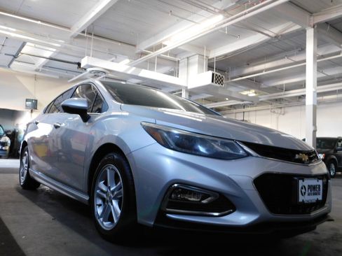 Used 2016 Chevrolet Cruze LT image 5