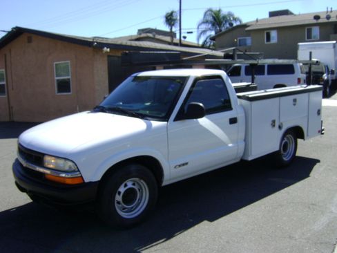 Used 1998 Chevrolet S10 Pickup image 1