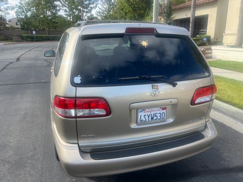 Used 2001 Toyota Sienna XLE FWD image 6