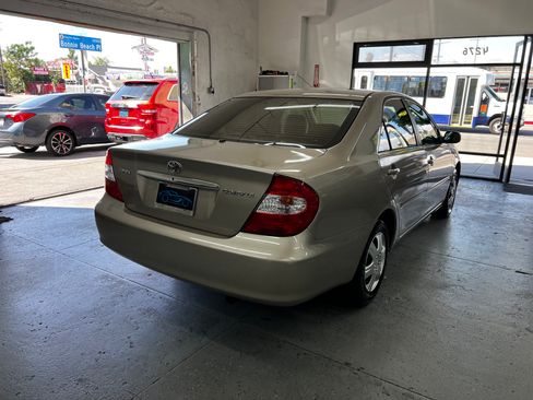 Used 2002 Toyota Camry LE image 6