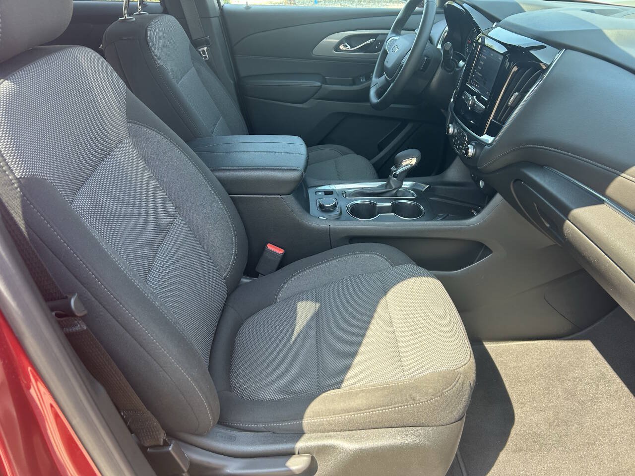 Used 2023 Chevrolet Traverse LT w/ Midnight/Sport Edition FWD image 31