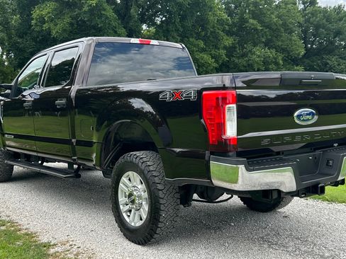 Used 2018 Ford F250 4x4 Crew Cab Super Duty image 6