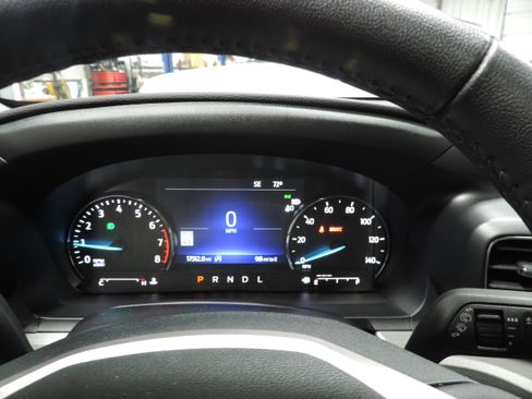 Used 2023 Ford Explorer XLT image 39