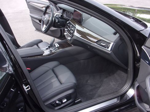 Used 2019 BMW 530i xDrive UNAVAIL AWD/4WD image 27