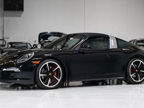 Used 2015 Porsche 911 Targa 4S image 2