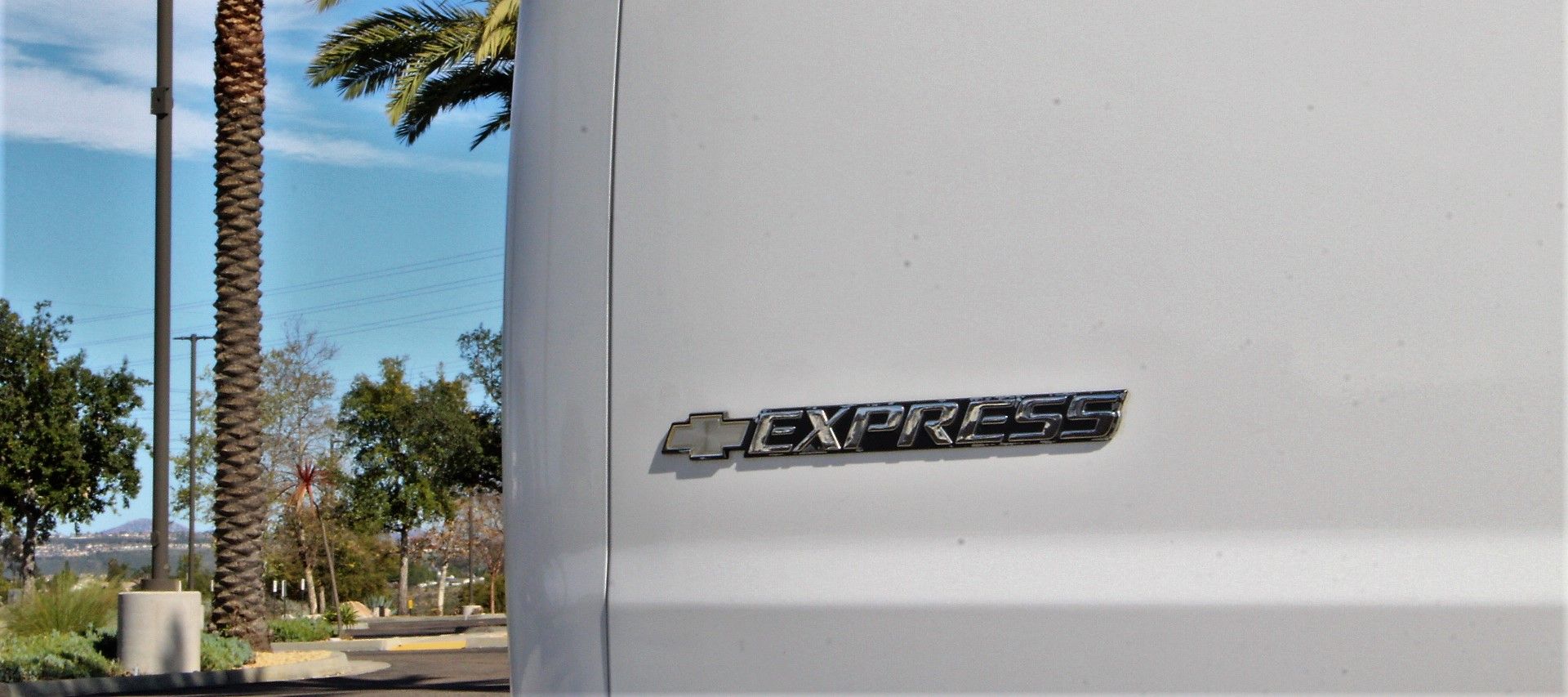 Used 2019 Chevrolet Express 3500 LT RWD image 11