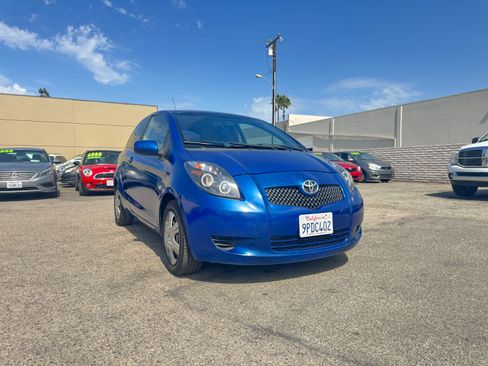 Used 2007 Toyota Yaris 2-Door Hatchback FWD image 12
