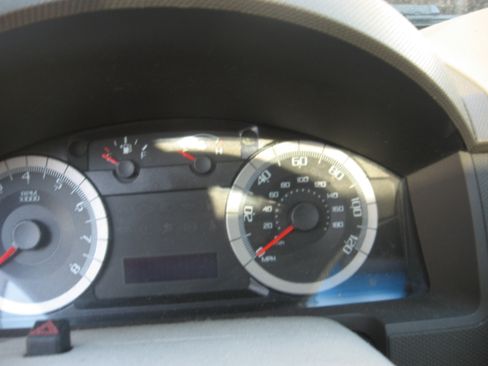 Used 2009 Ford Escape 4WD XLT image 10