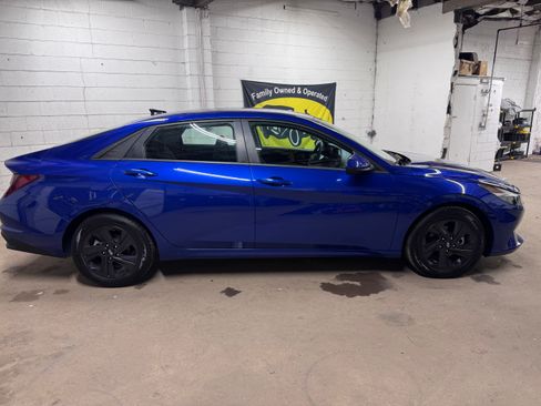 Used 2023 Hyundai Elantra SEL image 31