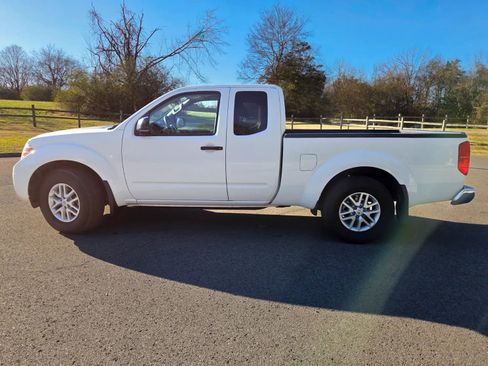 Used 2021 Nissan Frontier SV image 7