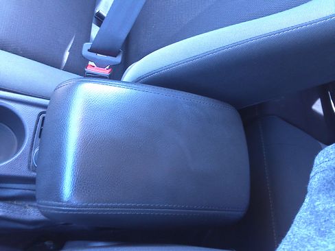 Used 2014 Ford Focus SE Hatchback FWD image 21