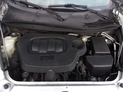 Used 2010 Chevrolet HHR LT w/ 1LT FWD image 8