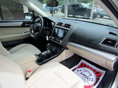Used 2019 Subaru Outback 2.5i Premium AWD/4WD image 22