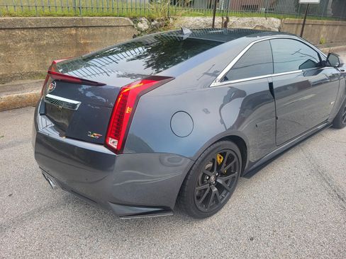 Used 2011 Cadillac CTS V Coupe RWD image 5