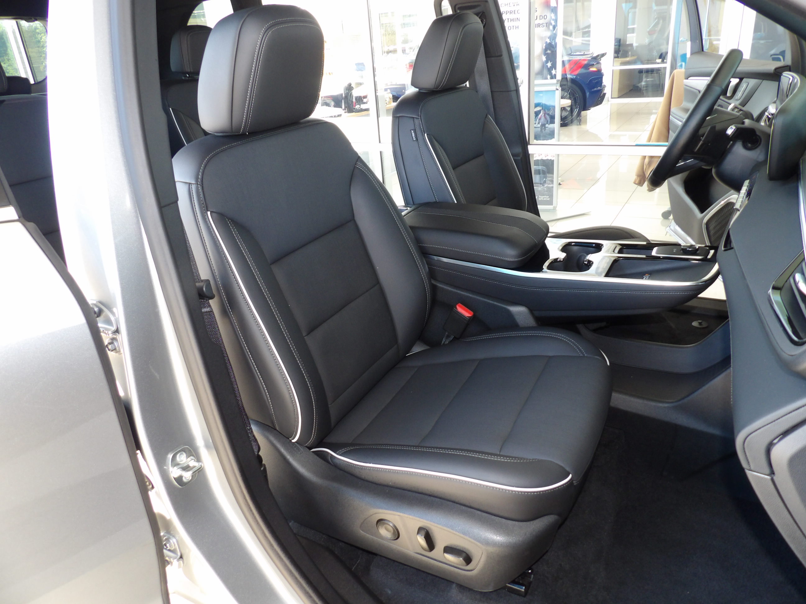 Used 2026 Buick Enclave FWD Preferred image 25