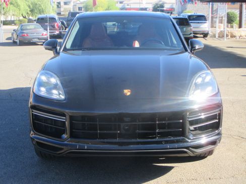 Used 2019 Porsche Cayenne Turbo image 16