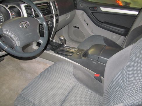 Used 2004 Toyota 4Runner 4WD image 15