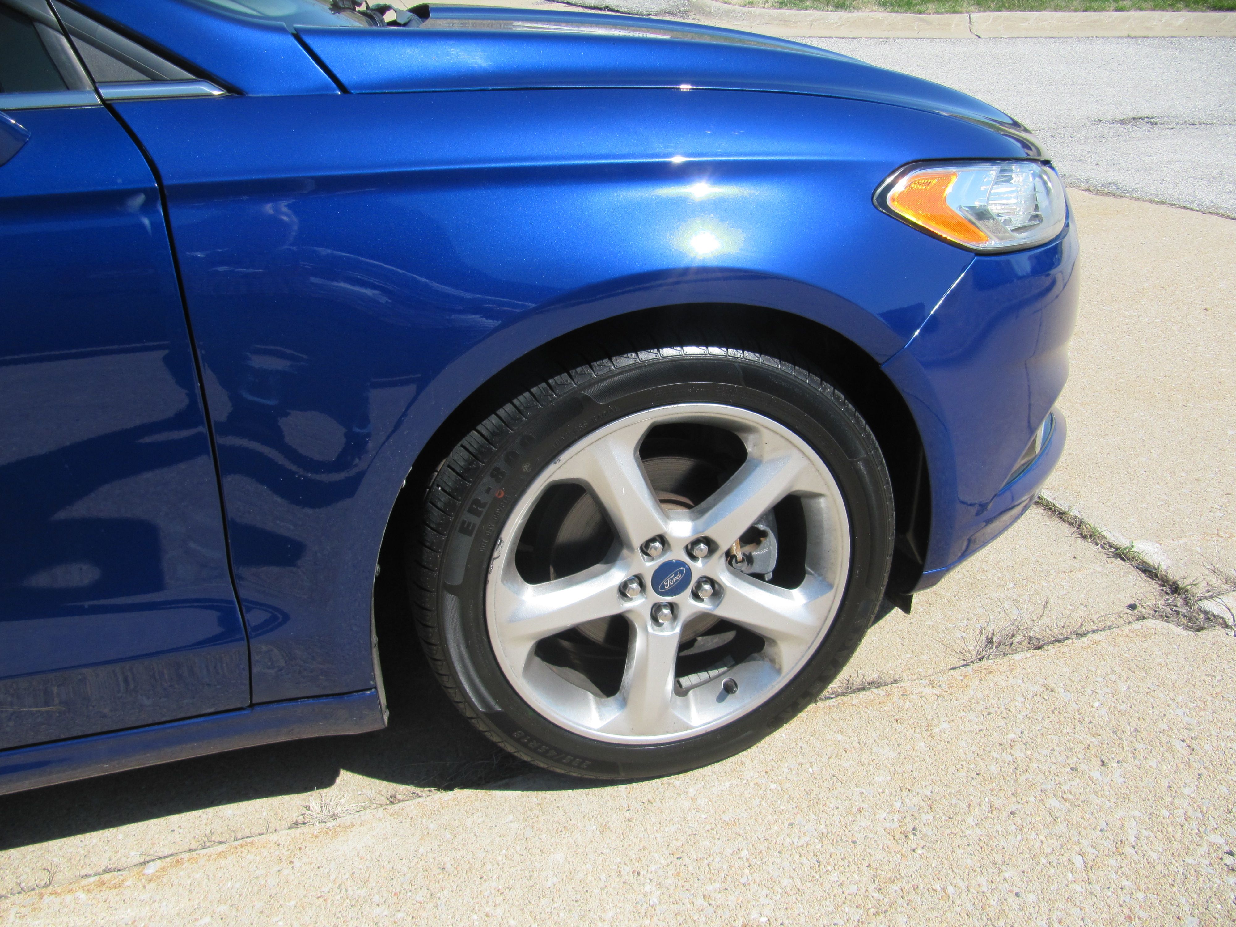 Used 2015 Ford Fusion SE FWD image 5