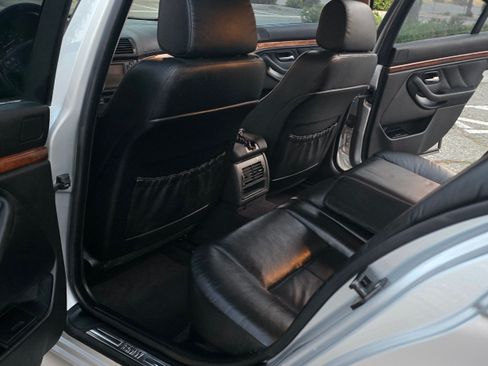 Used 2001 BMW 540i 540i image 28