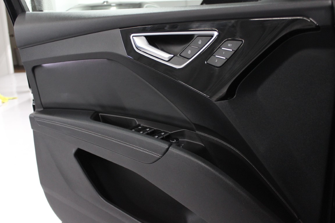 Used 2025 Audi Q4 e-tron Premium RWD image 31