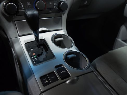 Used 2013 Toyota Highlander SE image 26