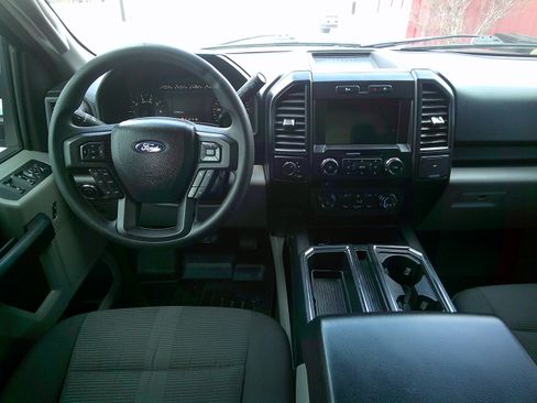 Used 2018 Ford F150 STX image 14