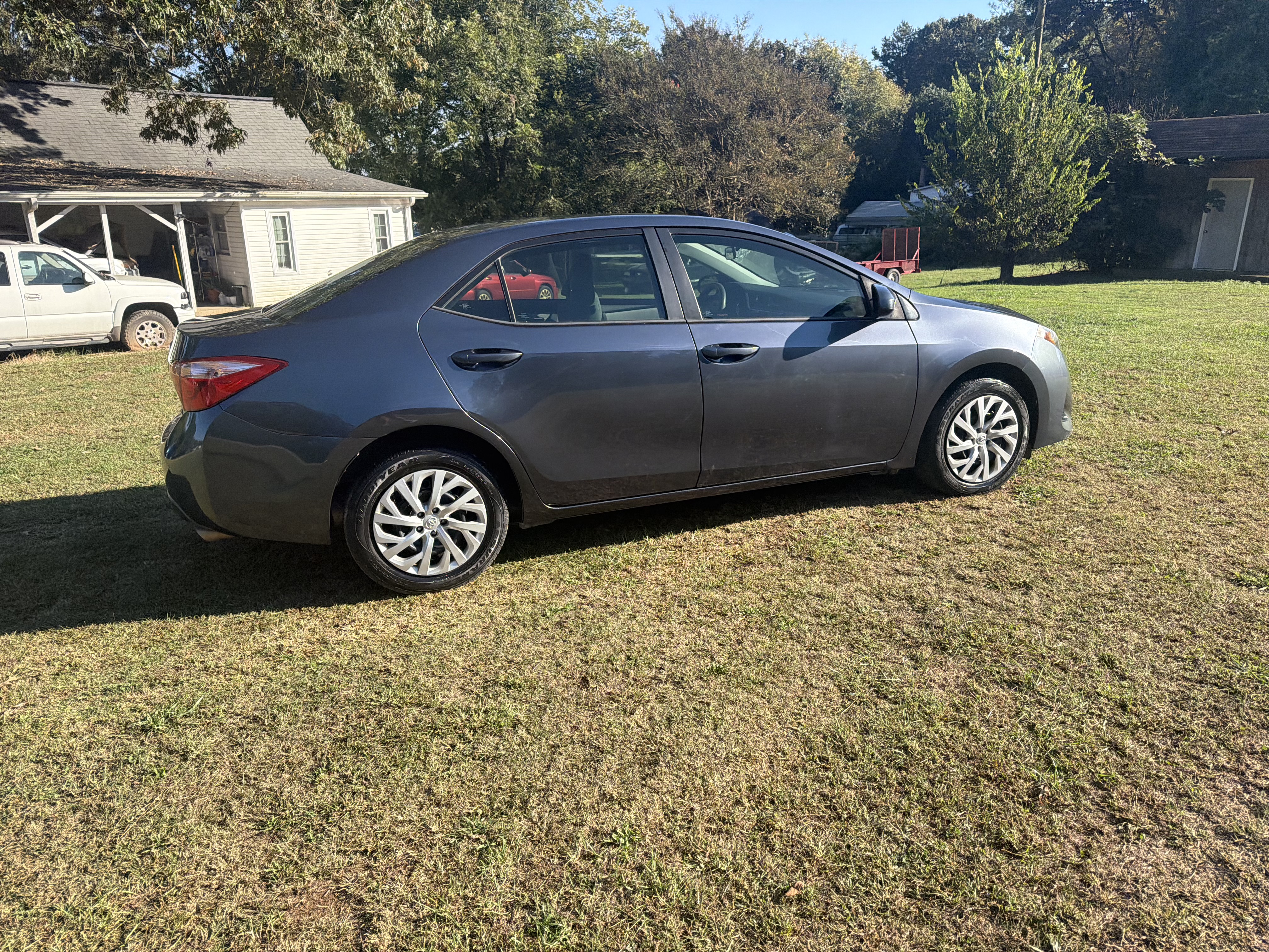 Used 2017 Toyota Corolla LE FWD image 23