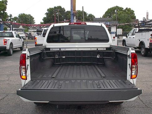 Used 2021 Nissan Frontier SV image 6