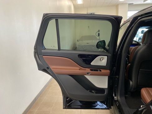 New 2026 Lincoln Aviator Reserve AWD/4WD image 8