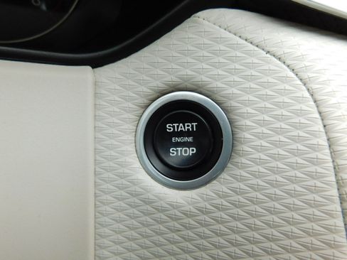 Used 2020 Land Rover Range Rover Velar S AWD/4WD image 16